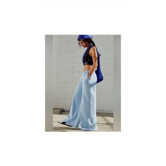 FREE PEOPLE FP Movement For The Win Wide-Leg Pants Women Sz M Blue Slouchy NWOT - Picture 9 of 9